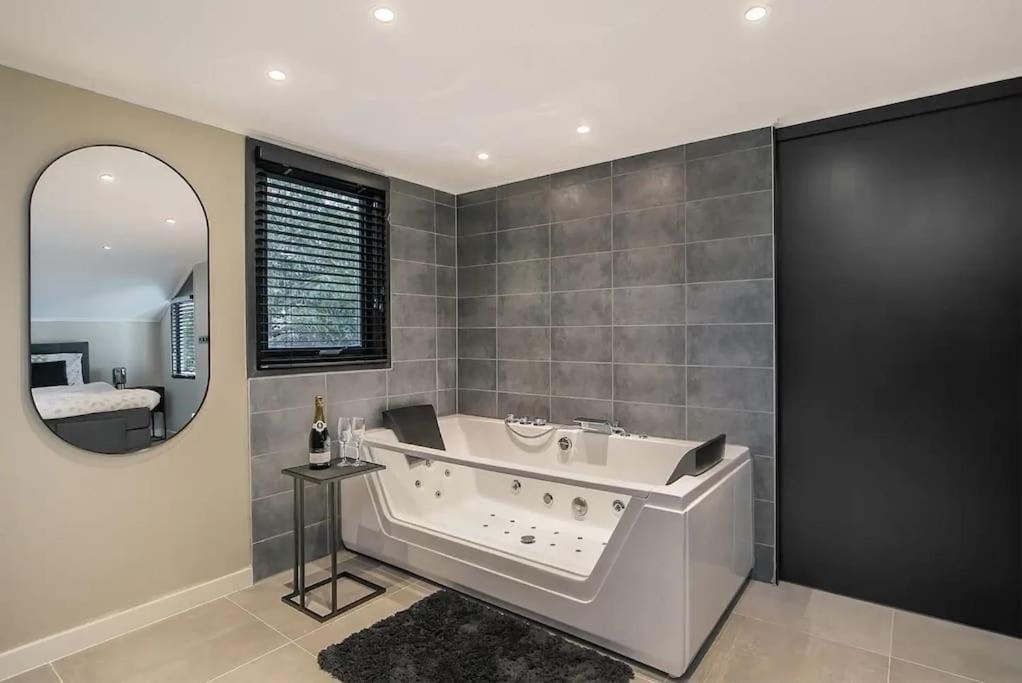 Relaxed Luxe "Boszichthuisje" Met Jacuzzi Bospark Ijsselheide Hattemerbroek Extérieur photo